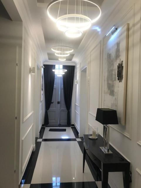 Lazare Maison De Maitre , Appartements De Standing Avec Parking Privatif A Seulement 7 Minutes A Pied Du Centre Historique De بزييه المظهر الخارجي الصورة