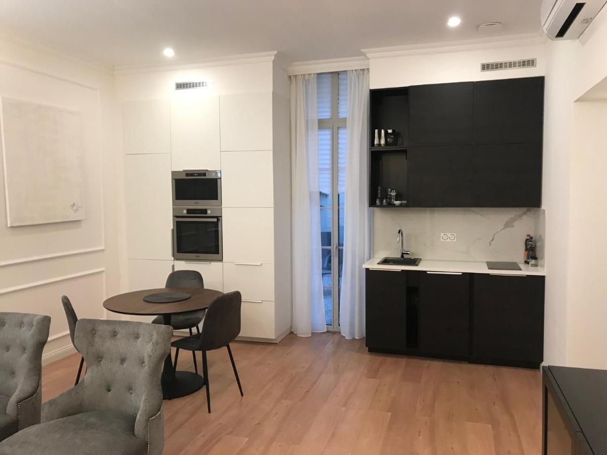 Lazare Maison De Maitre , Appartements De Standing Avec Parking Privatif A Seulement 7 Minutes A Pied Du Centre Historique De بزييه المظهر الخارجي الصورة