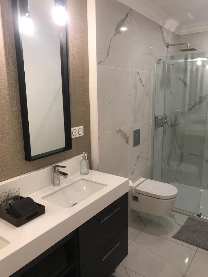 Lazare Maison De Maitre , Appartements De Standing Avec Parking Privatif A Seulement 7 Minutes A Pied Du Centre Historique De بزييه المظهر الخارجي الصورة